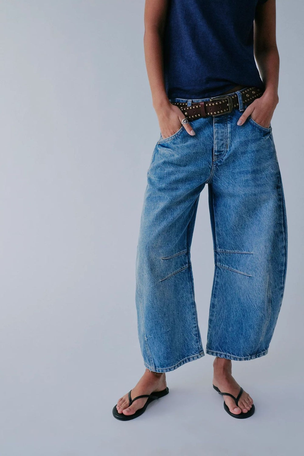 Wide Leg Barrel Jeans with Pockets, buttoned design, 95% cotton, no stretch.