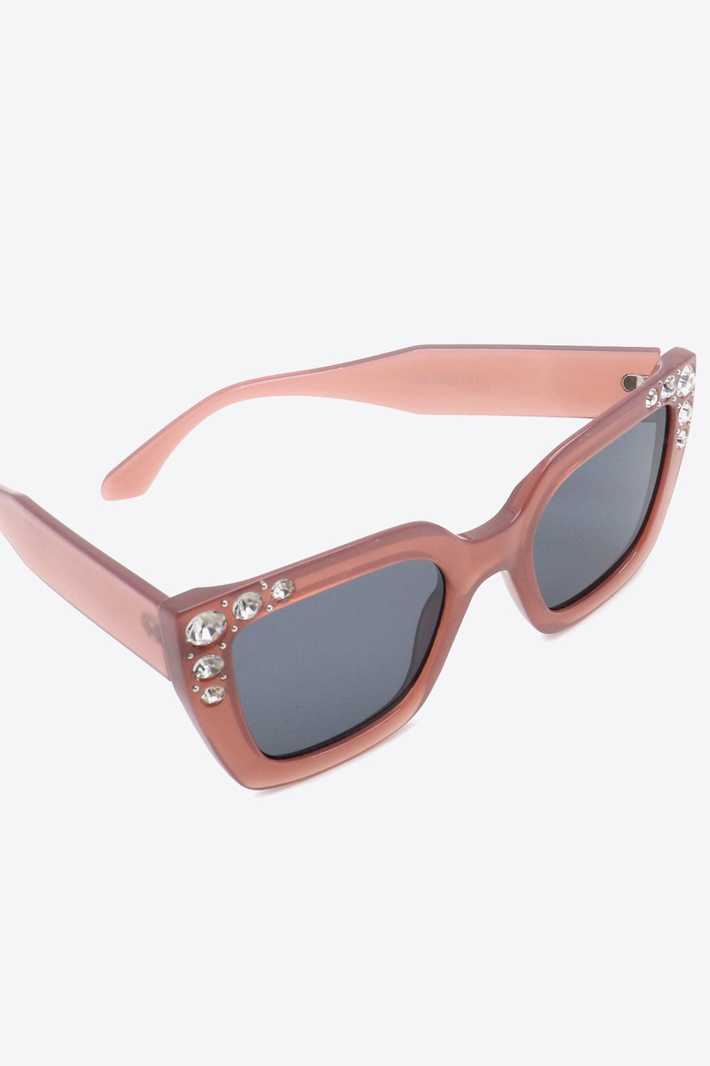 Oversized rhinestone sunglasses with UV400 protection and wayfarer shape.