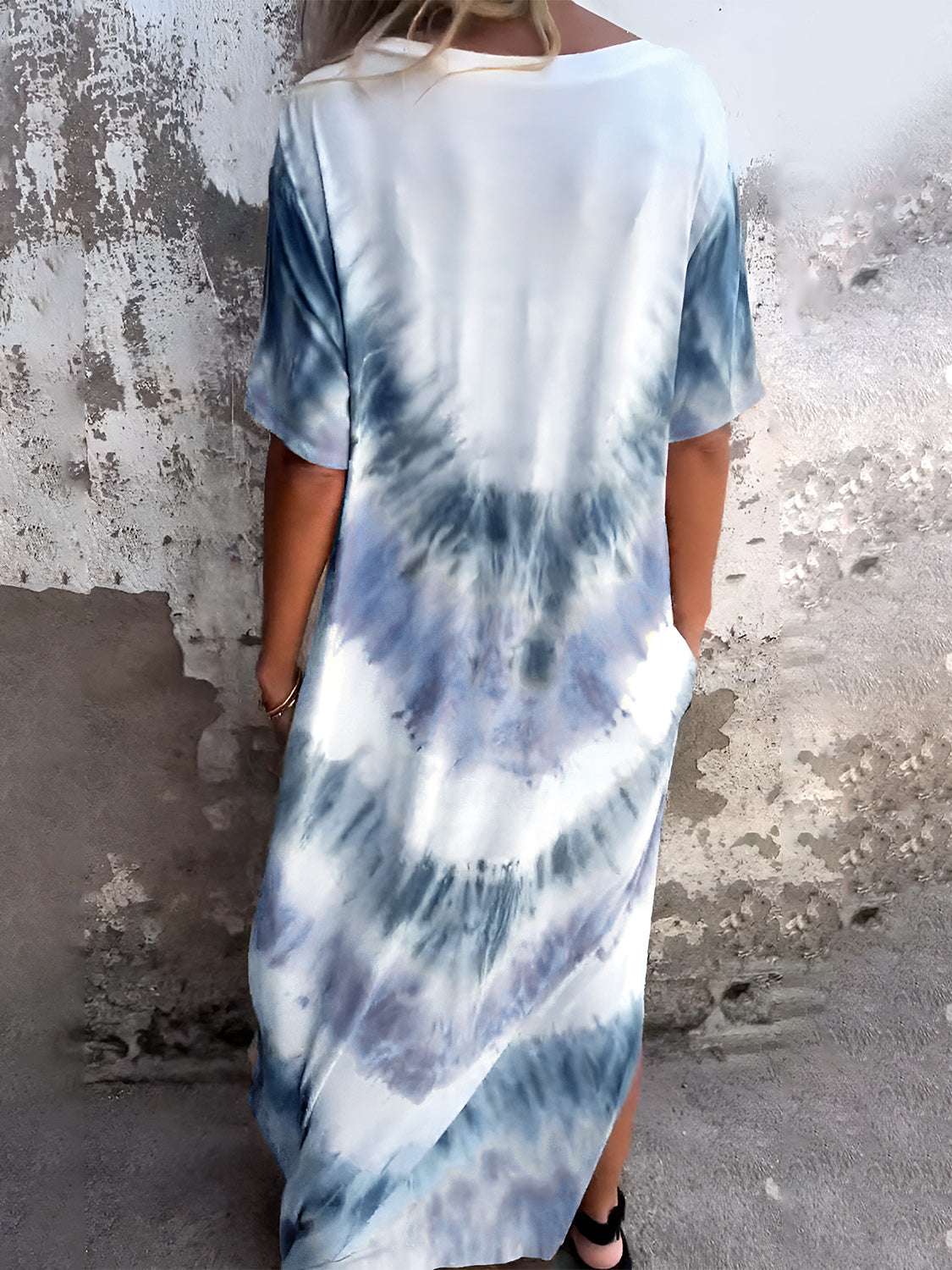 Tie-dye maxi dress with pockets, lightweight and stretchy fabric, perfect for warm weather.