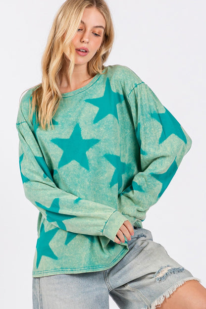 Mineral wash star pattern T-shirt in green with long sleeves and casual fit.