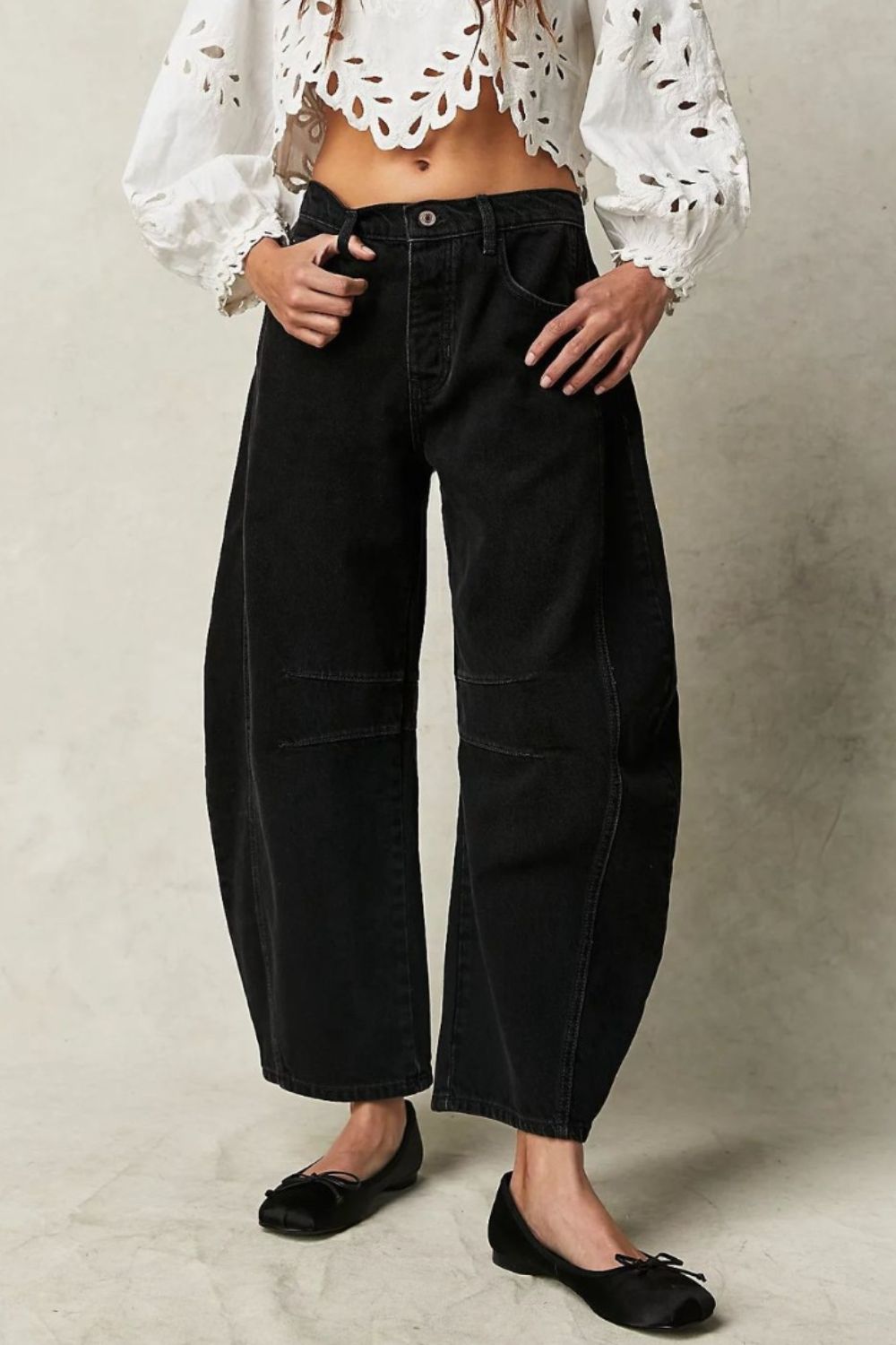 Wide Leg Barrel Jeans with Pockets in black, no stretch, cotton blend.