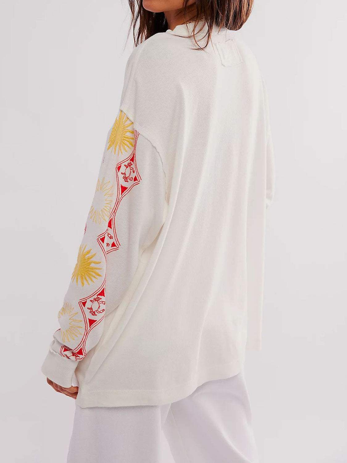 Embroidered Seashell Round Neck Long Sleeve Sweatshirt