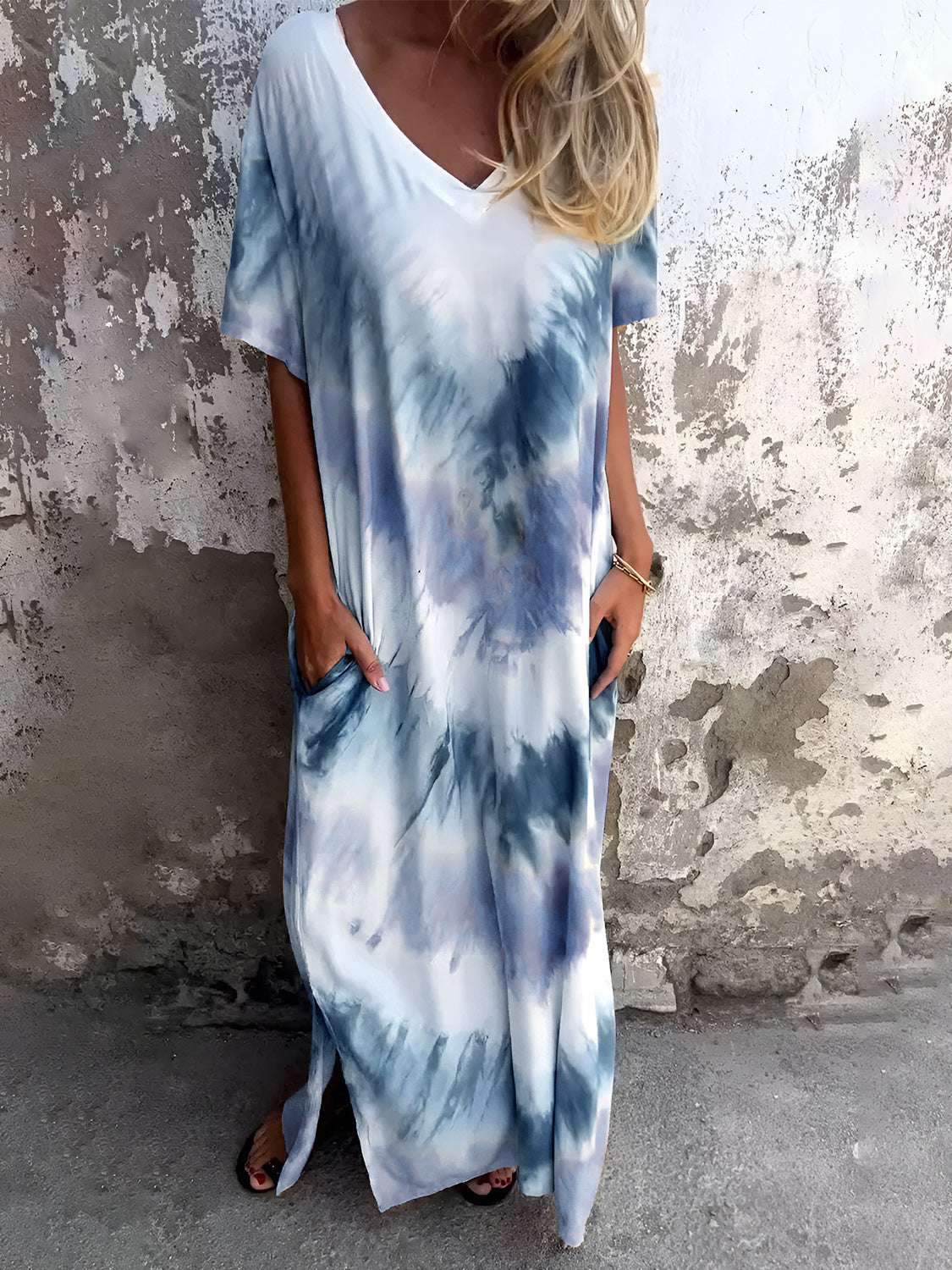 Tie-Dye Maxi Dress with pockets, lightweight and stretchy fabric, ideal for warm weather.