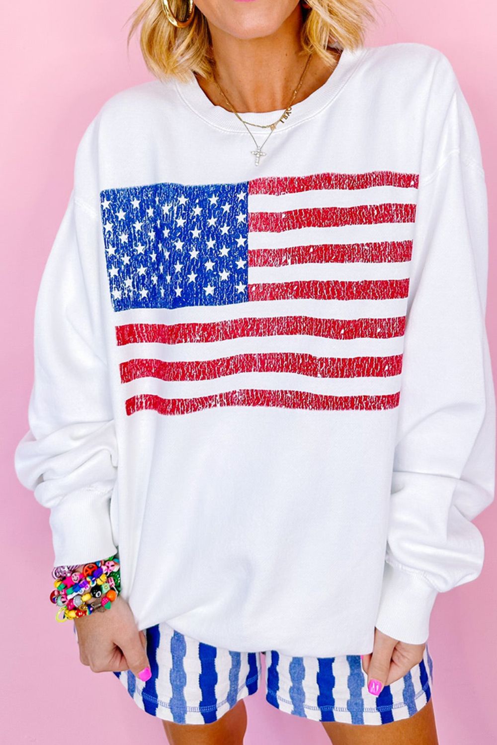 USA Sweatshirt with American flag print, long sleeve, polyester-cotton blend.