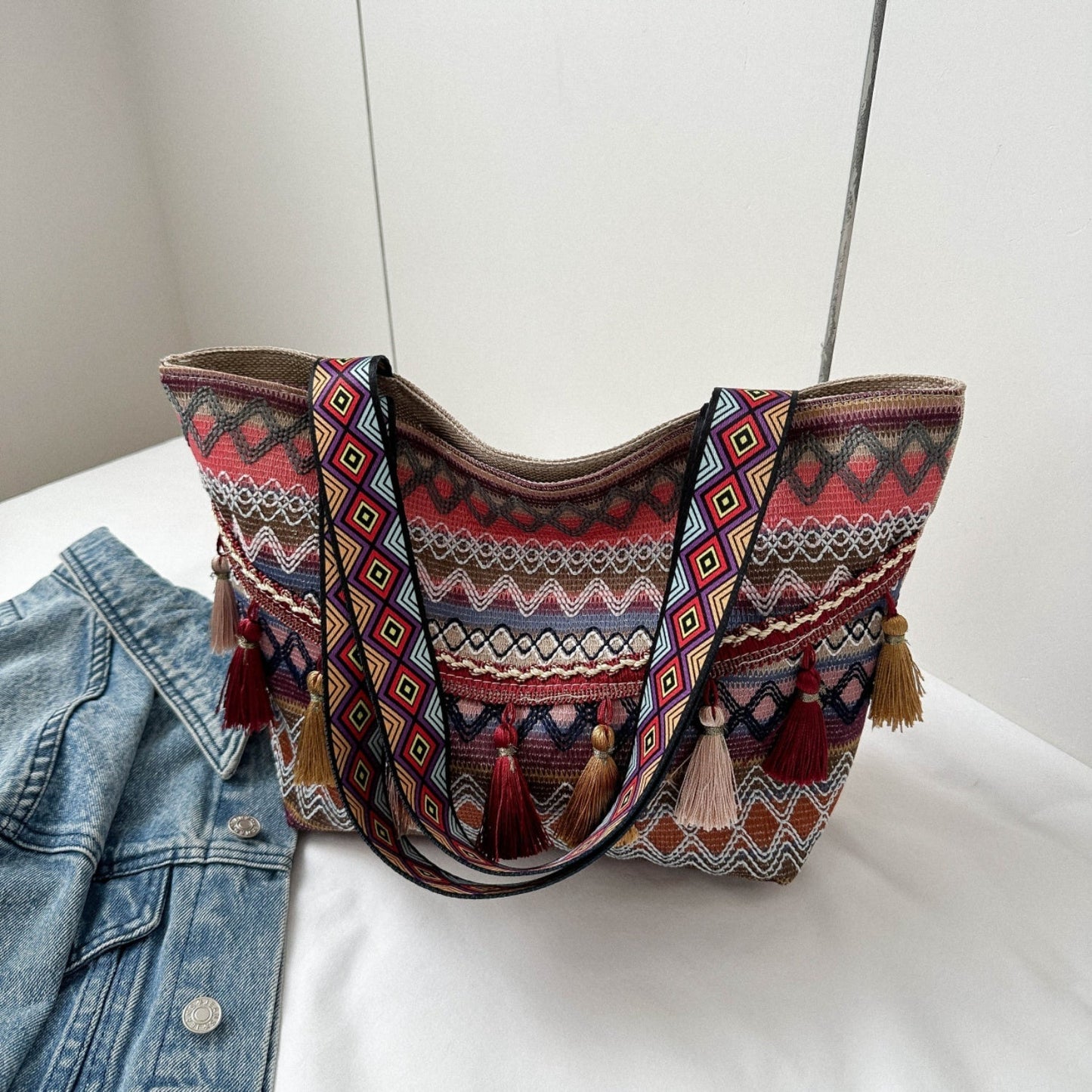 Printed Tassel Detail Tote Bag with Boho Chic Print and Tassel Accents