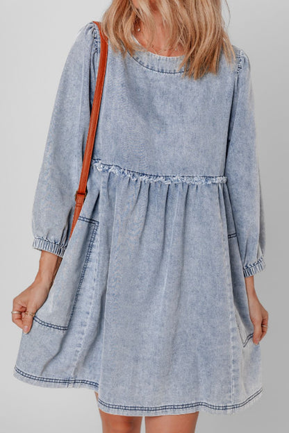 Adorable balloon sleeve denim dress with a basic style and slightly stretchy fabric.