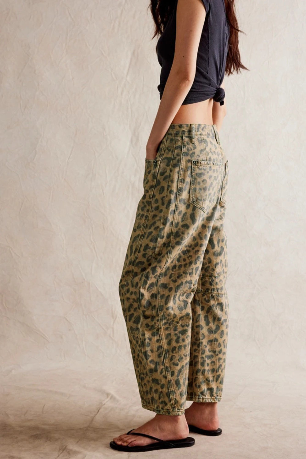 Wide Leg Barrel Jeans with Pockets, leopard print, buttoned, no stretch.