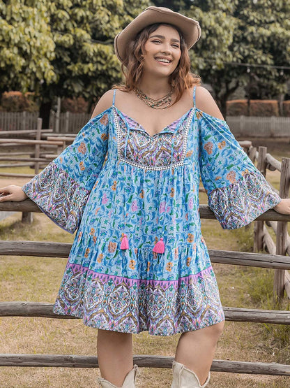 Plus size printed long sleeve mini dress, tied opaque viscose fabric, no stretch, available in sizes 0XL to 3XL.